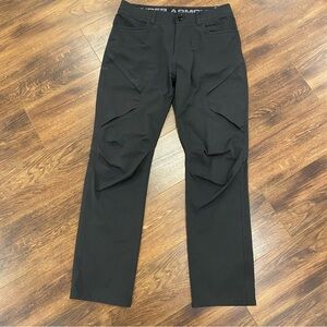 Men’s Under Armour loose fit pants